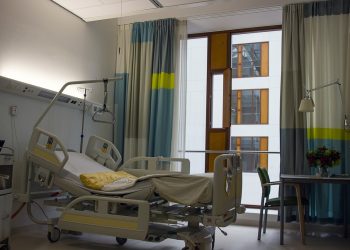 ‘Real and imminent’ threat to NHS cancer surgery in London as private hospital capacity goes begging