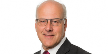 FCA chairman Randell to step down a year early