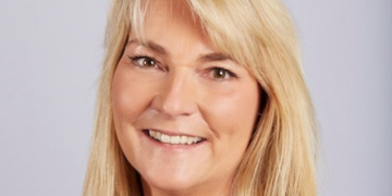 AIG Life produces customer meeting materials for protection advisers