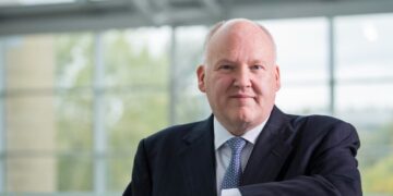 Royal London chairman steps down – updated