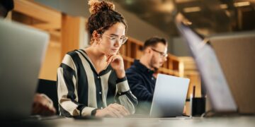 Younger workers prefer office-based work to home – Vitality