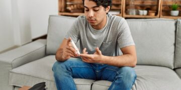 Are life insurers addressing the protection gap for people with pre-existing conditions? – analysis