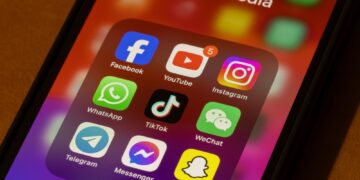 China launches WeChat tip-off service for medical insurance fraud with big rewards