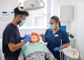 ***CLONE AND PUBLISH 27/28 NOV*** Oral cancer and dental care: how businesses can support prevention and protection